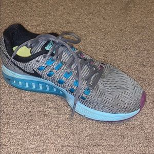 Slightly used Women’s 8.5 Nike sneakers